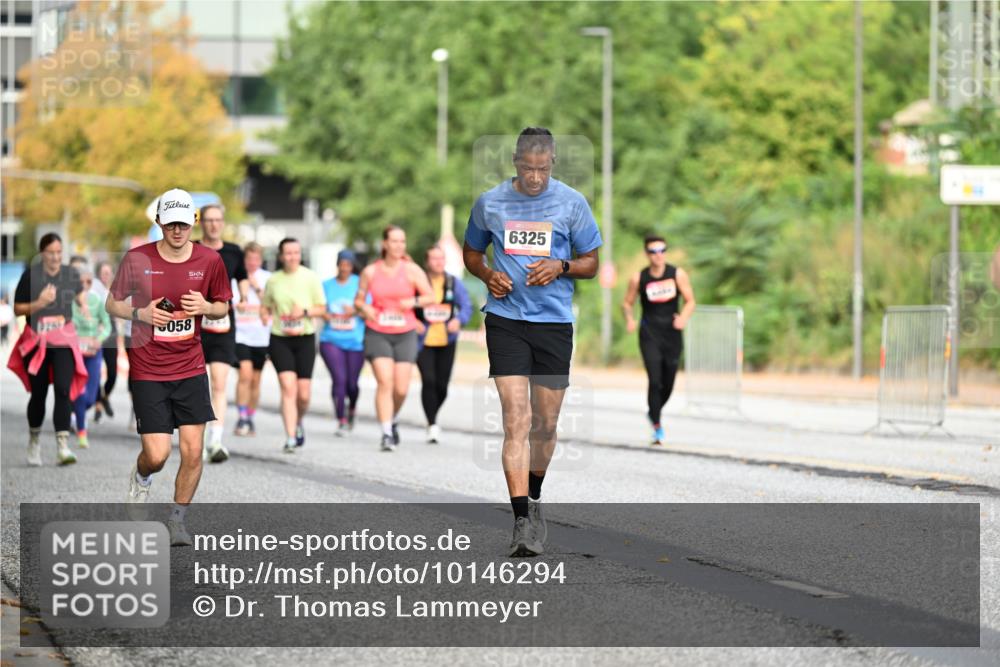 06.09.2026 - CURREX Alsterlauf Dr. Thomas Lammeyer http://msf.ph/oto/10146294 06.09.2026 10:21:11 Laufen 058, 6325 meine-sportfotos.de