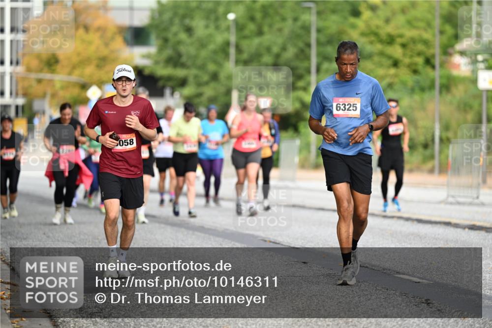 06.09.2026 - CURREX Alsterlauf Dr. Thomas Lammeyer http://msf.ph/oto/10146311 06.09.2026 10:21:13 Laufen 6325, 058 meine-sportfotos.de