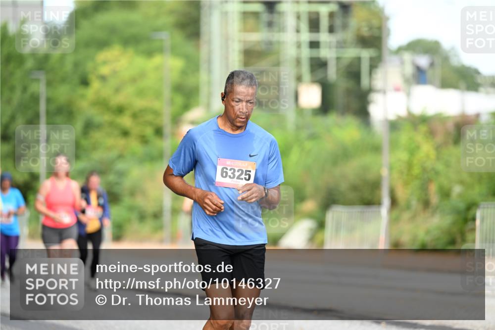 06.09.2026 - CURREX Alsterlauf Dr. Thomas Lammeyer http://msf.ph/oto/10146327 06.09.2026 10:21:16 Laufen 6325 meine-sportfotos.de