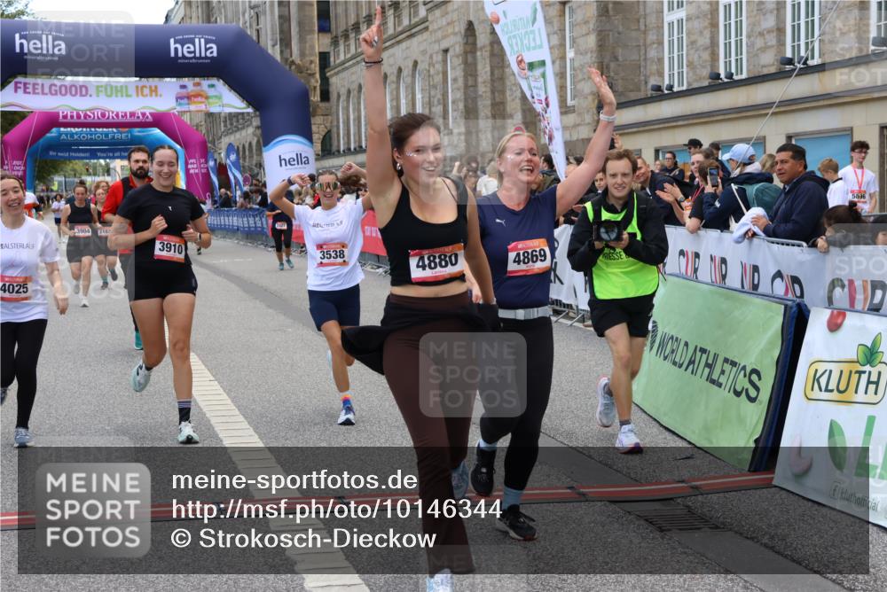 06.09.2026 - CURREX Alsterlauf Strokosch-Dieckow http://msf.ph/oto/10146344 06.09.2026 10:21:54 Ziel 2667, 2668, 2669, 3106, 3538, 3904, 3910, 4025, 4869, 4880, 5508, 8232 meine-sportfotos.de
