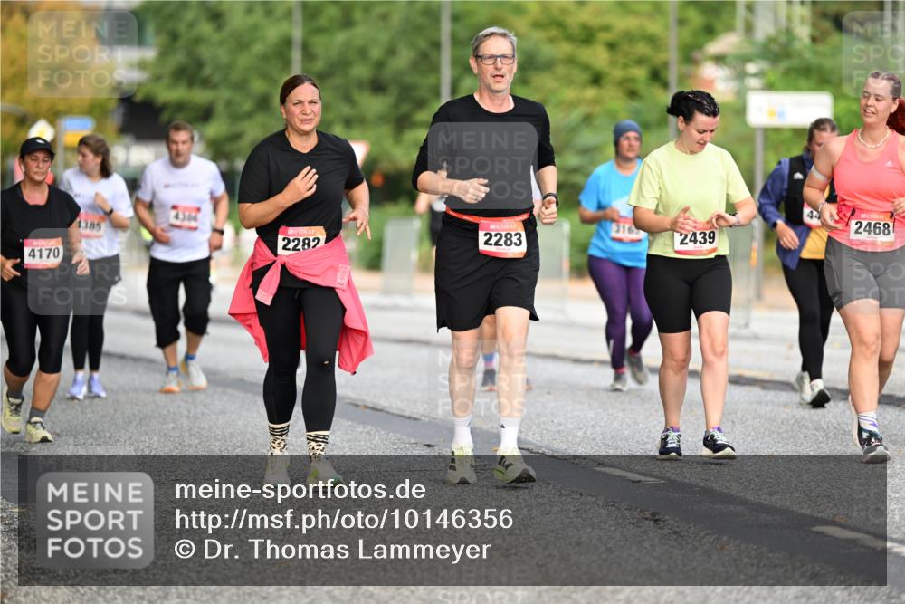 06.09.2026 - CURREX Alsterlauf Dr. Thomas Lammeyer http://msf.ph/oto/10146356 06.09.2026 10:21:21 Laufen 4170, 1385, 2282, 2283, 2439, 2468 meine-sportfotos.de