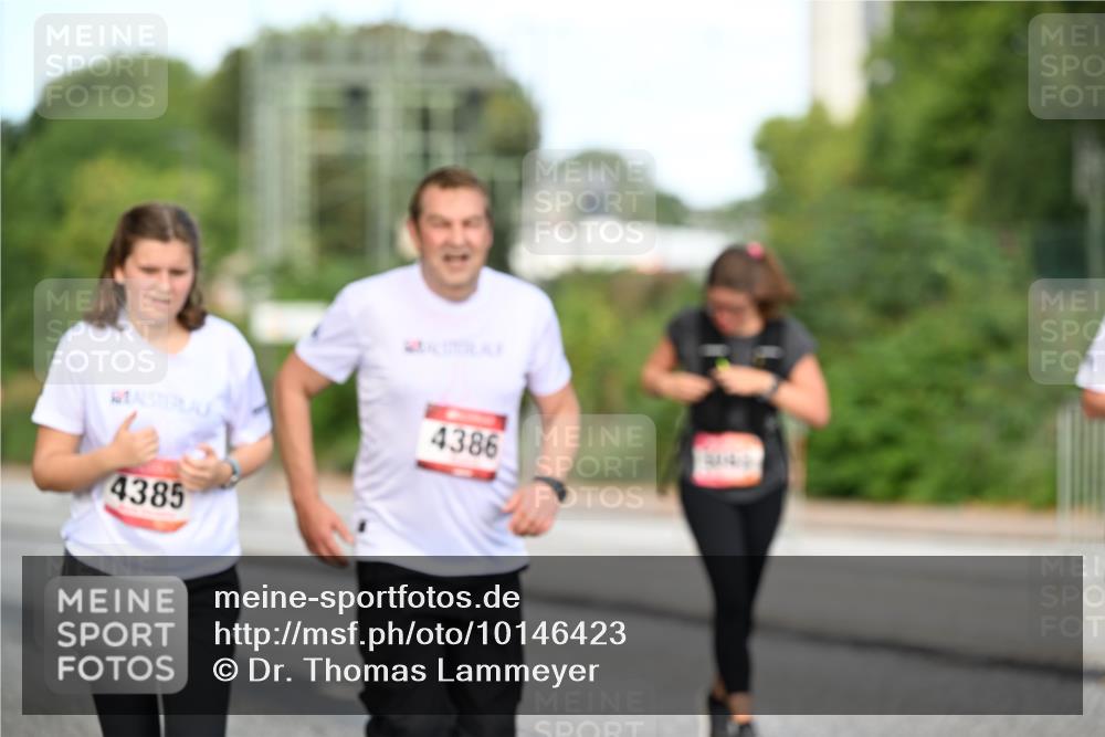 06.09.2026 - CURREX Alsterlauf Dr. Thomas Lammeyer http://msf.ph/oto/10146423 06.09.2026 10:21:30 Laufen 4386, 4385 meine-sportfotos.de
