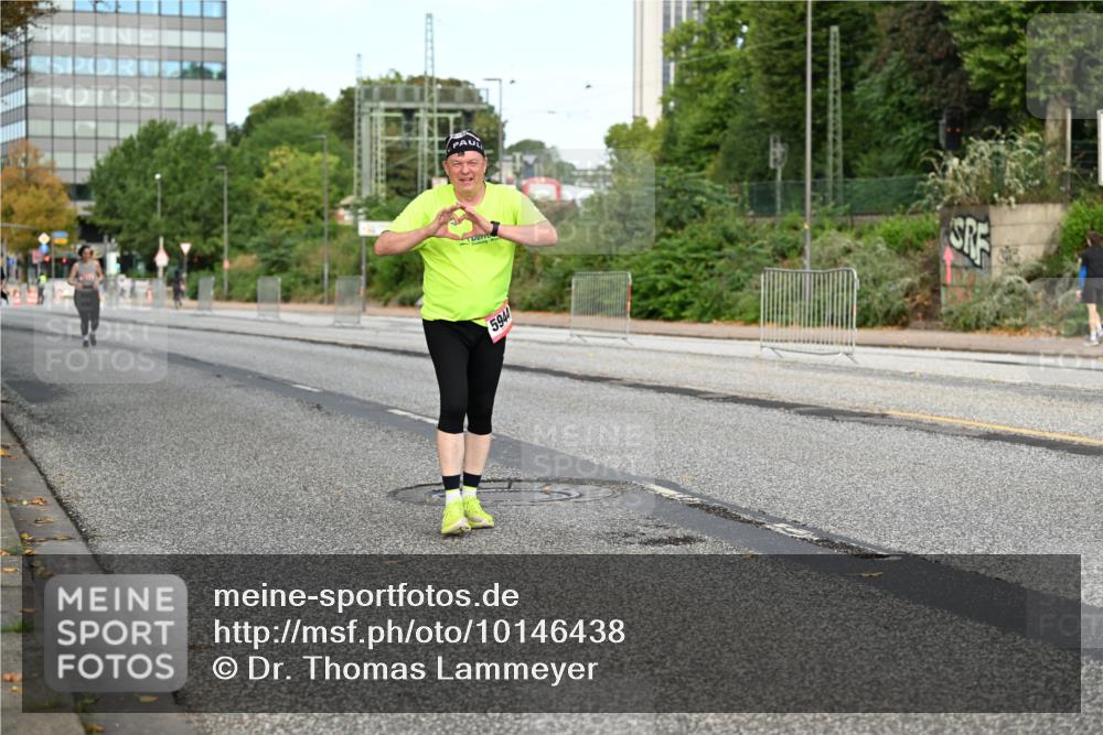 06.09.2026 - CURREX Alsterlauf Dr. Thomas Lammeyer http://msf.ph/oto/10146438 06.09.2026 10:21:36 Laufen 5944 meine-sportfotos.de