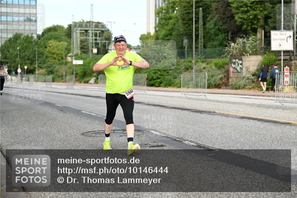 06.09.2026 - CURREX Alsterlauf Dr. Thomas Lammeyer http://msf.ph/oto/10146444 06.09.2026 10:21:37 Laufen 5944 meine-sportfotos.de