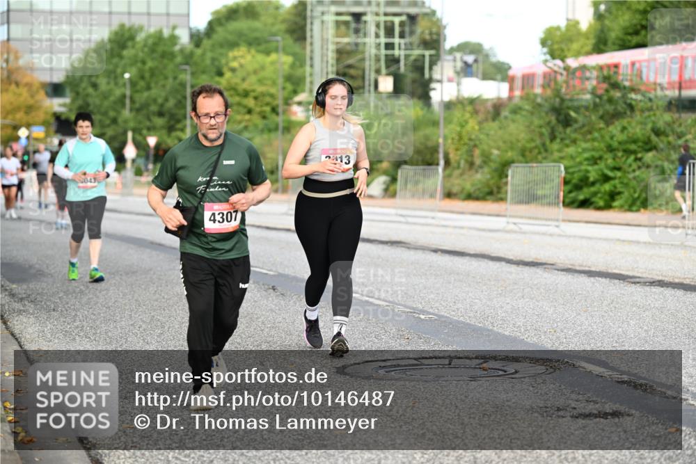 06.09.2026 - CURREX Alsterlauf Dr. Thomas Lammeyer http://msf.ph/oto/10146487 06.09.2026 10:21:47 Laufen 043, 4307, 413 meine-sportfotos.de