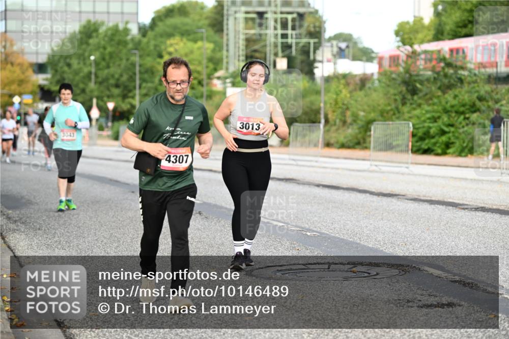 06.09.2026 - CURREX Alsterlauf Dr. Thomas Lammeyer http://msf.ph/oto/10146489 06.09.2026 10:21:47 Laufen 3043, 4307, 3013 meine-sportfotos.de
