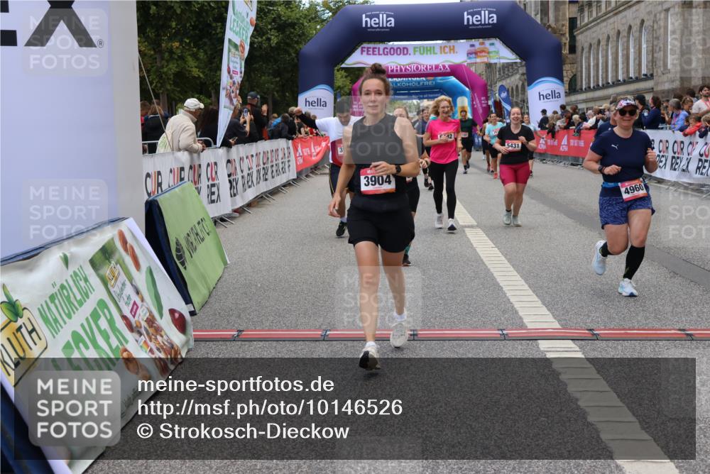 06.09.2026 - CURREX Alsterlauf Strokosch-Dieckow http://msf.ph/oto/10146526 06.09.2026 10:21:59 Ziel 2103, 2422, 3538, 3904, 3910, 3983, 4025, 4869, 4880, 4960, 5431, 5442, 5508, 8232 meine-sportfotos.de