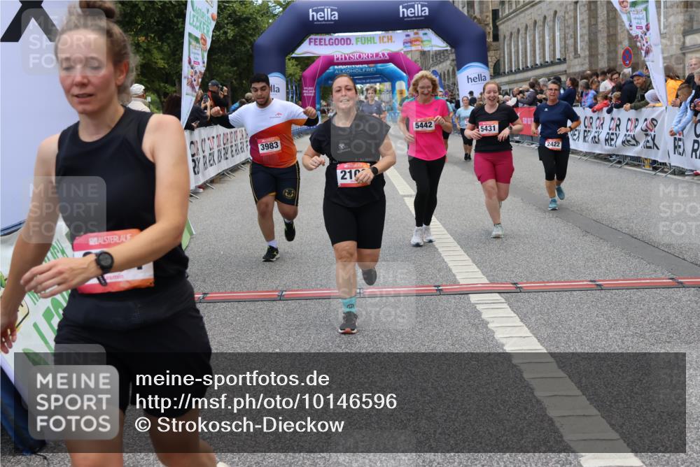 06.09.2026 - CURREX Alsterlauf Strokosch-Dieckow http://msf.ph/oto/10146596 06.09.2026 10:22:01 Ziel 2103, 2422, 3474, 3538, 3904, 3910, 3983, 4025, 4869, 4960, 5431, 5442, 5508, 8232 meine-sportfotos.de