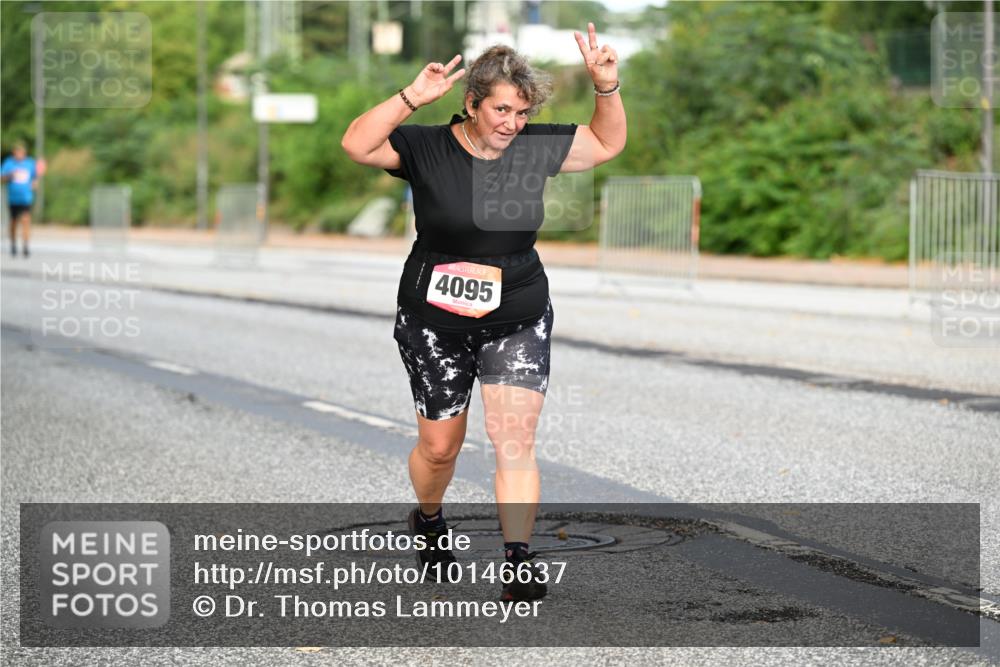 06.09.2026 - CURREX Alsterlauf Dr. Thomas Lammeyer http://msf.ph/oto/10146637 06.09.2026 10:22:09 Laufen 4095 meine-sportfotos.de