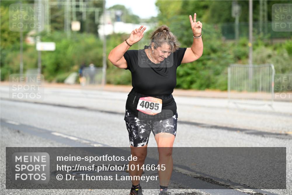 06.09.2026 - CURREX Alsterlauf Dr. Thomas Lammeyer http://msf.ph/oto/10146645 06.09.2026 10:22:09 Laufen 4095 meine-sportfotos.de