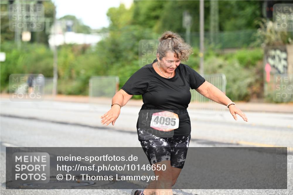 06.09.2026 - CURREX Alsterlauf Dr. Thomas Lammeyer http://msf.ph/oto/10146650 06.09.2026 10:22:10 Laufen 4095 meine-sportfotos.de