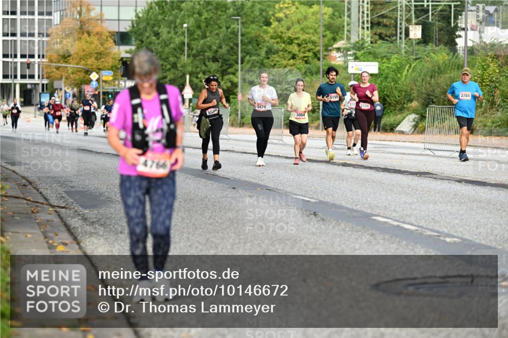 06.09.2026 - CURREX Alsterlauf Dr. Thomas Lammeyer http://msf.ph/oto/10146672 06.09.2026 10:22:19 Laufen 4766, 5585, 5478, 3054, 5155, 5156, 3784 meine-sportfotos.de