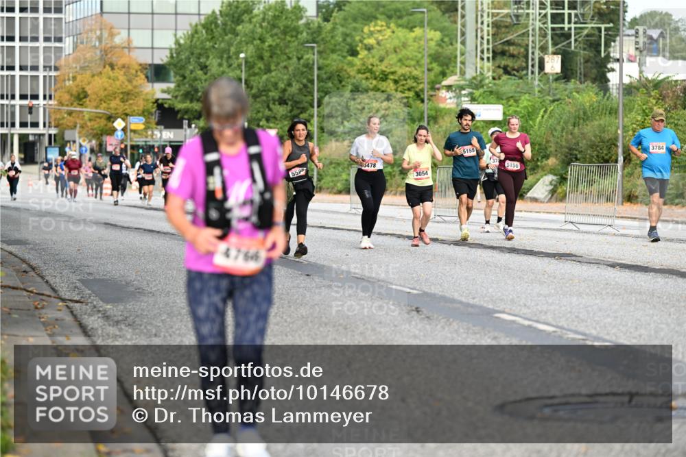 06.09.2026 - CURREX Alsterlauf Dr. Thomas Lammeyer http://msf.ph/oto/10146678 06.09.2026 10:22:20 Laufen 4766, 5155, 378, 5478, 5156, 55, 3054, 3784 meine-sportfotos.de