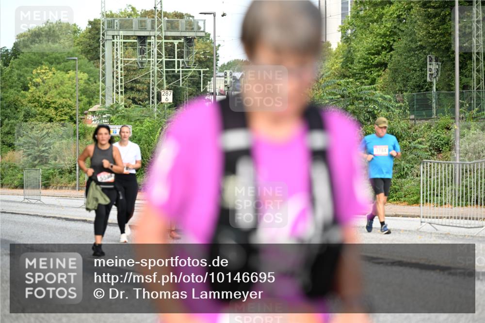 06.09.2026 - CURREX Alsterlauf Dr. Thomas Lammeyer http://msf.ph/oto/10146695 06.09.2026 10:22:23 Laufen 287, 6, 3784 meine-sportfotos.de