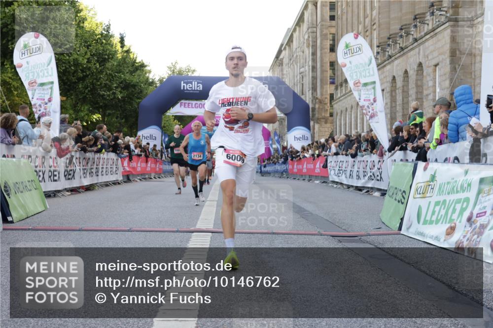06.09.2026 - CURREX Alsterlauf Yannick Fuchs http://msf.ph/oto/10146762 06.09.2026 09:48:07 Ziel 2114, 2134, 2463, 3632, 3665, 4405, 4472, 4743, 5076, 5315, 5804, 5932, 6009 meine-sportfotos.de