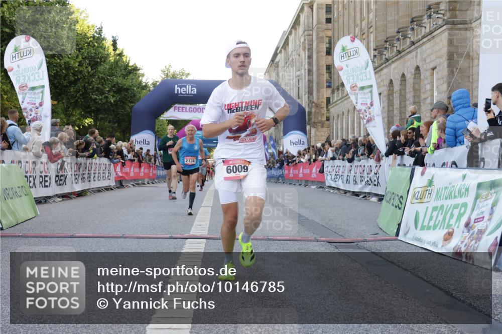 06.09.2026 - CURREX Alsterlauf Yannick Fuchs http://msf.ph/oto/10146785 06.09.2026 09:48:07 Ziel 2114, 2134, 2463, 3632, 3665, 4405, 4472, 4743, 5076, 5315, 5804, 5932, 6009 meine-sportfotos.de