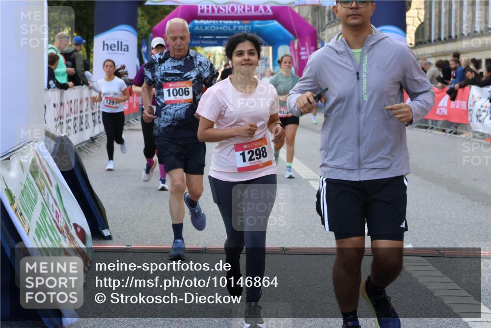 06.09.2026 - CURREX Alsterlauf Strokosch-Dieckow http://msf.ph/oto/10146864 06.09.2026 11:53:58 Ziel 1006, 1018, 1068, 1069, 1098, 1124, 1150, 1223, 1291, 1298, 1305, 8139 meine-sportfotos.de