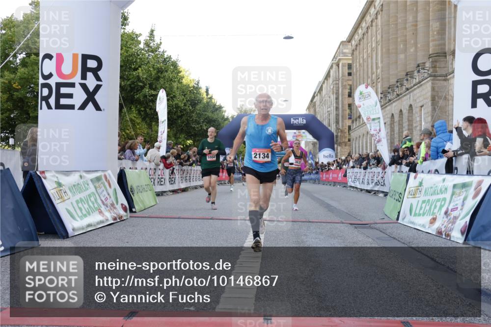 06.09.2026 - CURREX Alsterlauf Yannick Fuchs http://msf.ph/oto/10146867 06.09.2026 09:48:09 Ziel 2134, 2463, 3632, 3665, 4405, 4472, 5315, 5804, 5932, 6009 meine-sportfotos.de