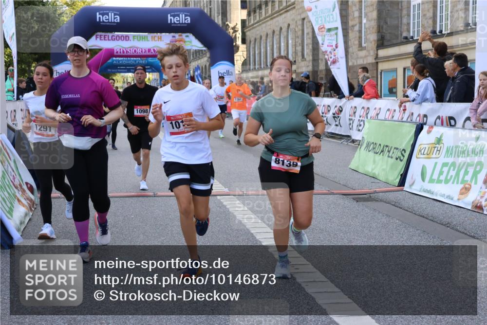 06.09.2026 - CURREX Alsterlauf Strokosch-Dieckow http://msf.ph/oto/10146873 06.09.2026 11:54:02 Ziel 1006, 1018, 1098, 1150, 1223, 1249, 1267, 1291, 1298, 1305, 1309, 8139, 8245 meine-sportfotos.de