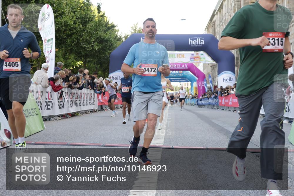 06.09.2026 - CURREX Alsterlauf Yannick Fuchs http://msf.ph/oto/10146923 06.09.2026 09:48:13 Ziel 2104, 2134, 2275, 3632, 3878, 4405, 4472, 4583, 5315, 5804, 6009, 6414, 8041 meine-sportfotos.de