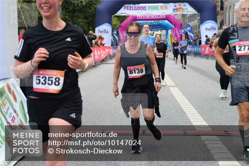 06.09.2026 - CURREX Alsterlauf Strokosch-Dieckow http://msf.ph/oto/10147024 06.09.2026 10:22:45 Ziel 2751, 2774, 3372, 5289, 5358, 5563, 6489, 8074, 8119 meine-sportfotos.de