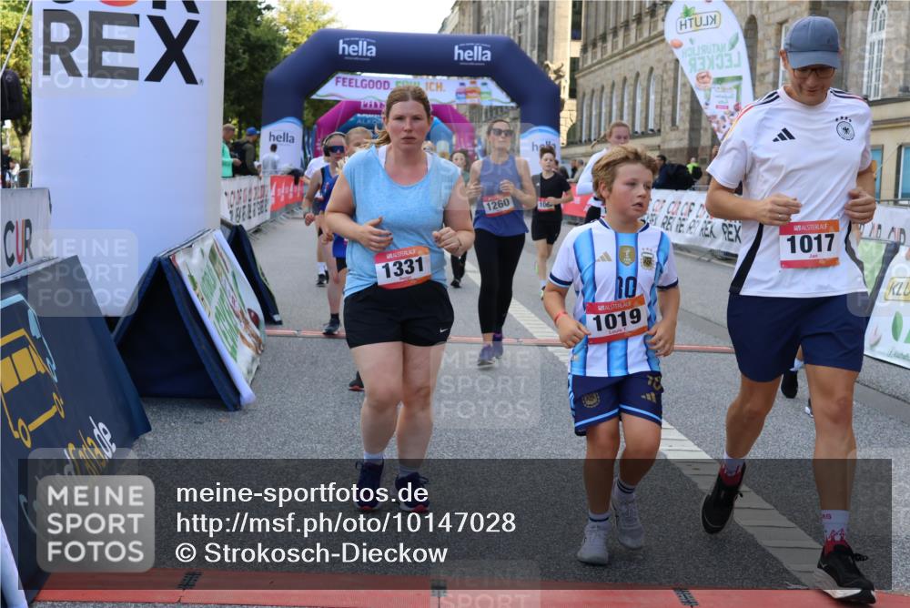 06.09.2026 - CURREX Alsterlauf Strokosch-Dieckow http://msf.ph/oto/10147028 06.09.2026 11:54:44 Ziel 1012, 1017, 1019, 1031, 1060, 1101, 1140, 1145, 1168, 1185, 1222, 1231, 1251, 1260, 1270, 1272, 1280, 1289, 1290, 1325, 1331 meine-sportfotos.de