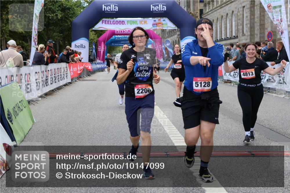 06.09.2026 - CURREX Alsterlauf Strokosch-Dieckow http://msf.ph/oto/10147099 06.09.2026 10:22:58 Ziel 2206, 2243, 2490, 3275, 3288, 4813, 5128 meine-sportfotos.de