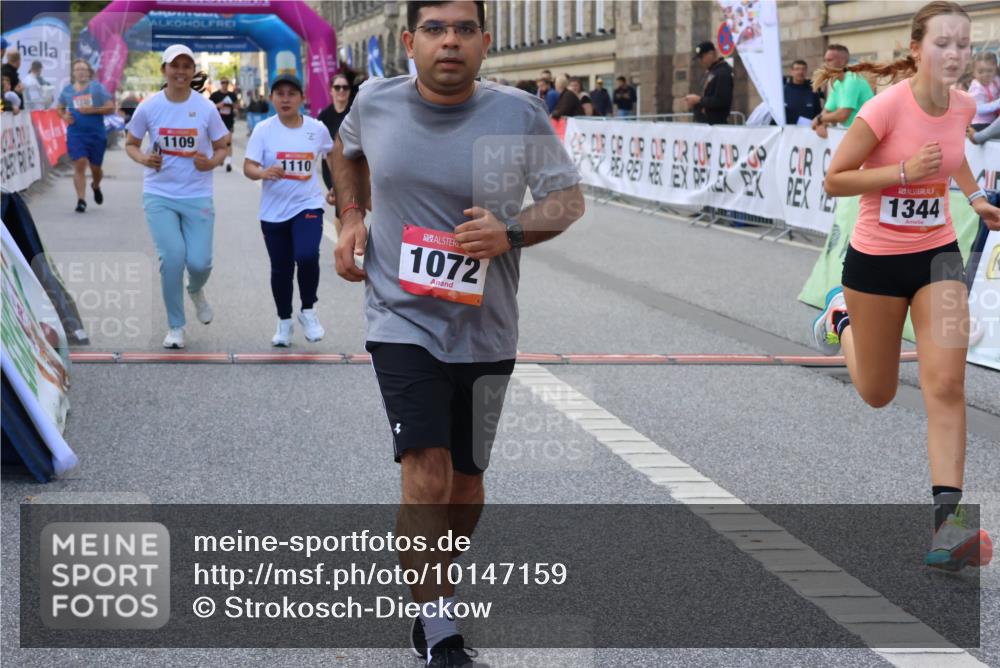 06.09.2026 - CURREX Alsterlauf Strokosch-Dieckow http://msf.ph/oto/10147159 06.09.2026 11:56:00 Ziel 1072, 1109, 1110, 1299, 1320, 1344, 8042, 8103, 8251, 8346 meine-sportfotos.de