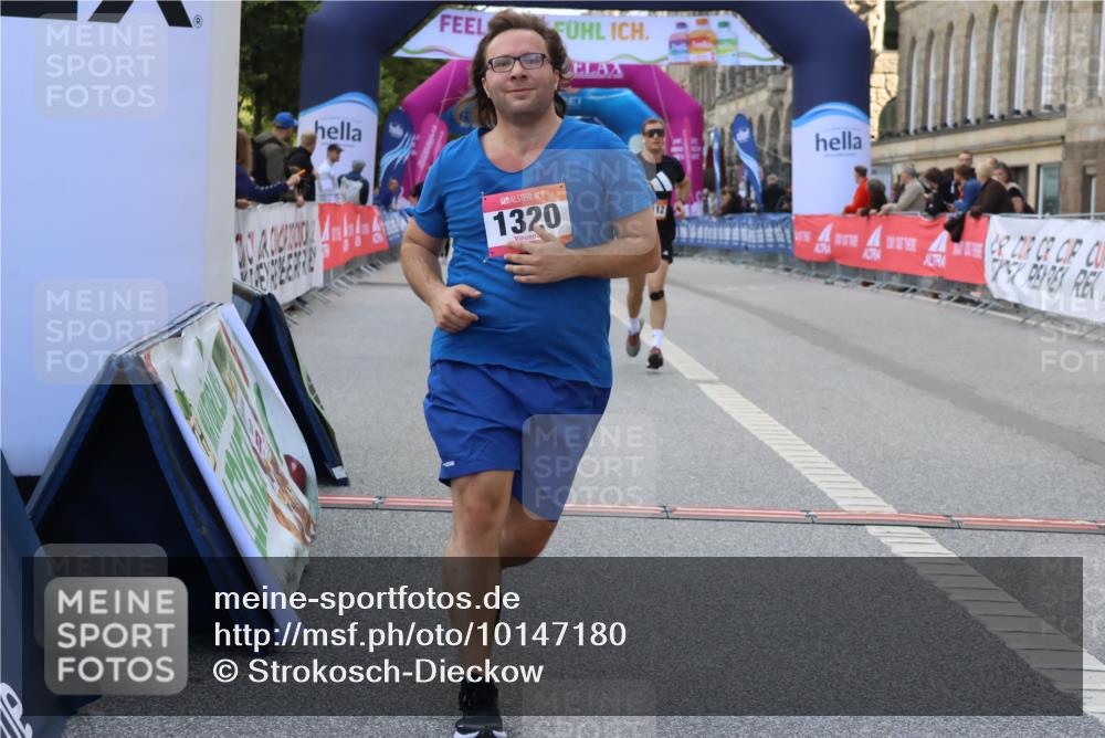 06.09.2026 - CURREX Alsterlauf Strokosch-Dieckow http://msf.ph/oto/10147180 06.09.2026 11:56:06 Ziel 1109, 1110, 1131, 1299, 1320, 1344, 8103, 8285, 8312 meine-sportfotos.de