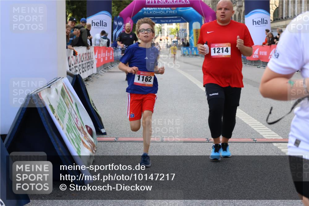 06.09.2026 - CURREX Alsterlauf Strokosch-Dieckow http://msf.ph/oto/10147217 06.09.2026 11:56:14 Ziel 1131, 1162, 1214, 8285, 8312 meine-sportfotos.de