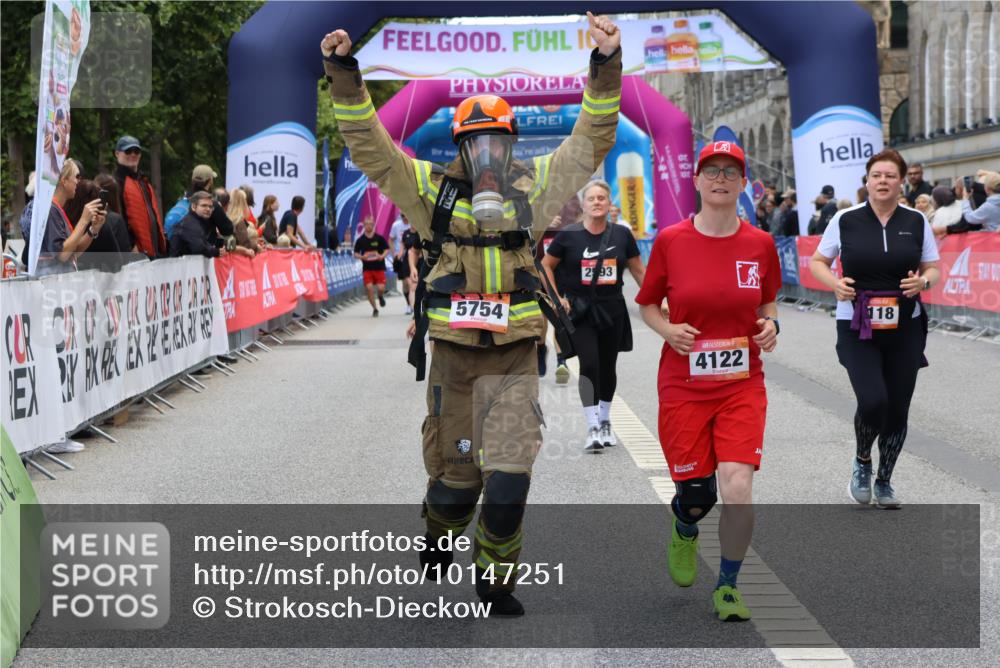 06.09.2026 - CURREX Alsterlauf Strokosch-Dieckow http://msf.ph/oto/10147251 06.09.2026 10:23:30 Ziel 2591, 2592, 2593, 3118, 3305, 4122, 5479, 5754 meine-sportfotos.de