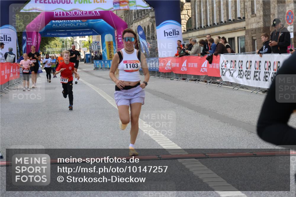 06.09.2026 - CURREX Alsterlauf Strokosch-Dieckow http://msf.ph/oto/10147257 06.09.2026 11:56:26 Ziel 1032, 1103, 1142, 1211, 8267 meine-sportfotos.de