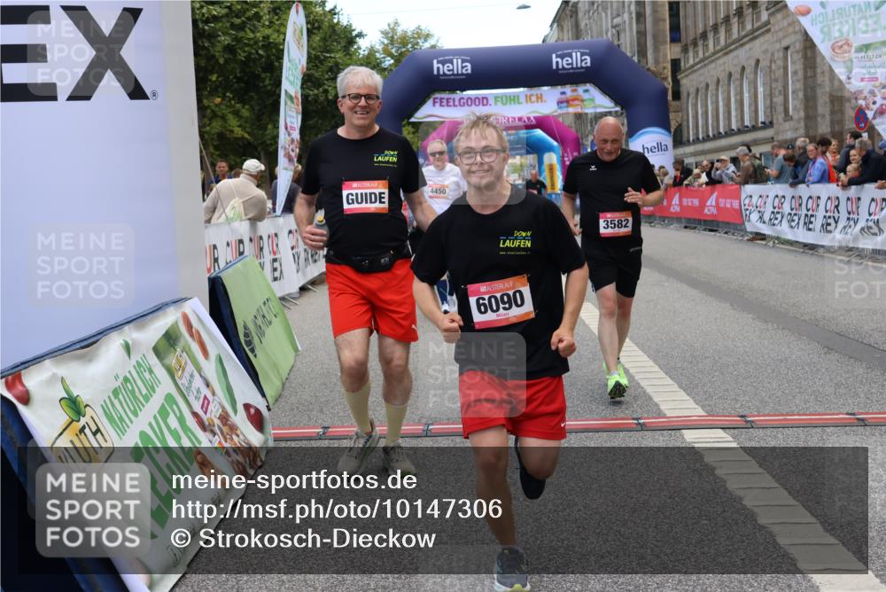 06.09.2026 - CURREX Alsterlauf Strokosch-Dieckow http://msf.ph/oto/10147306 06.09.2026 10:23:44 Ziel 3424, 3578, 3582, 4450, 4659, 6090, 8144 meine-sportfotos.de