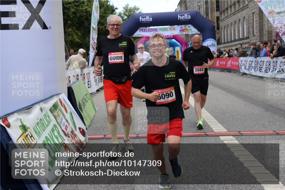 06.09.2026 - CURREX Alsterlauf Strokosch-Dieckow http://msf.ph/oto/10147309 06.09.2026 10:23:44 Ziel 3424, 3578, 3582, 4450, 4659, 6090, 8144 meine-sportfotos.de