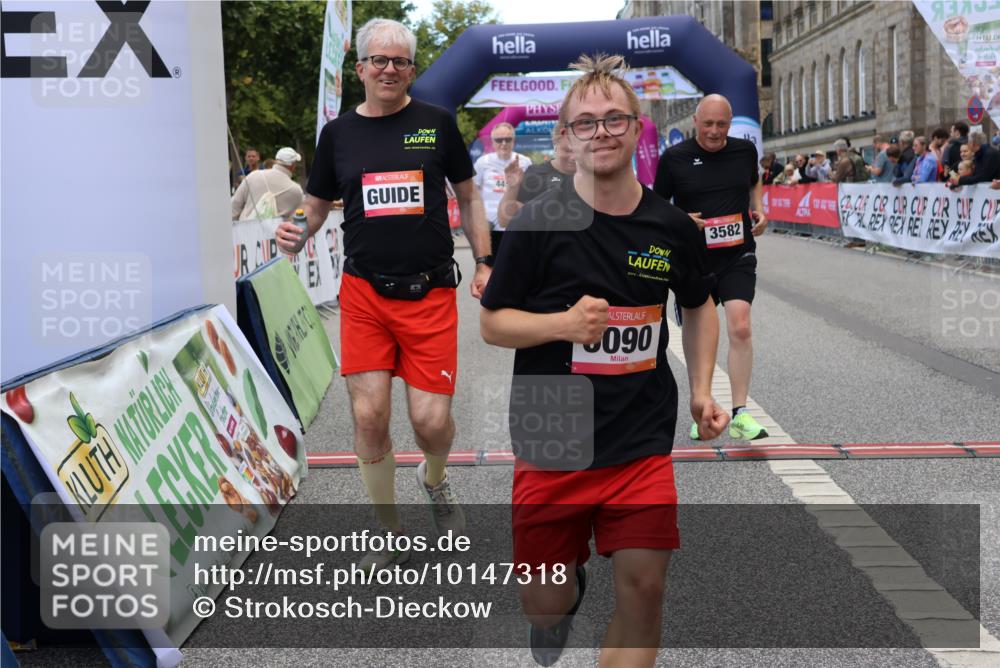 06.09.2026 - CURREX Alsterlauf Strokosch-Dieckow http://msf.ph/oto/10147318 06.09.2026 10:23:45 Ziel 3424, 3578, 3582, 4450, 4659, 6090, 8144 meine-sportfotos.de