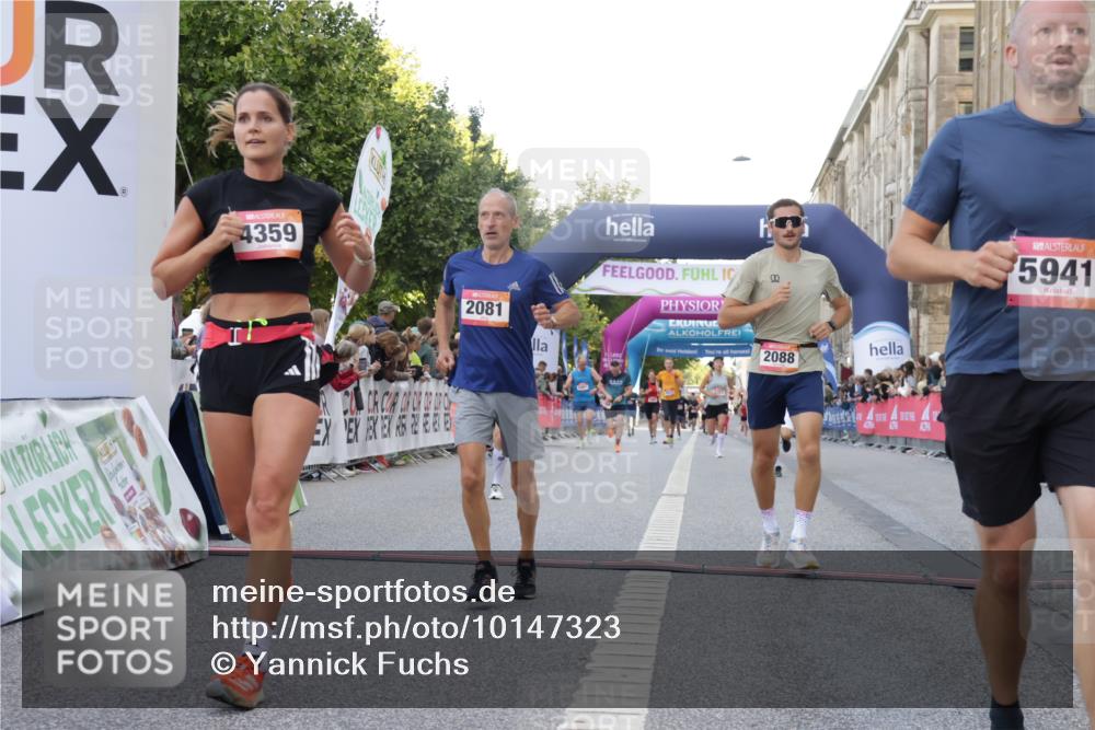 06.09.2026 - CURREX Alsterlauf Yannick Fuchs http://msf.ph/oto/10147323 06.09.2026 09:48:41 Ziel 2081, 2088, 2480, 3008, 4359, 4553, 4898, 5245, 5450, 5941, 6198, 6481, 8188, 8223 meine-sportfotos.de