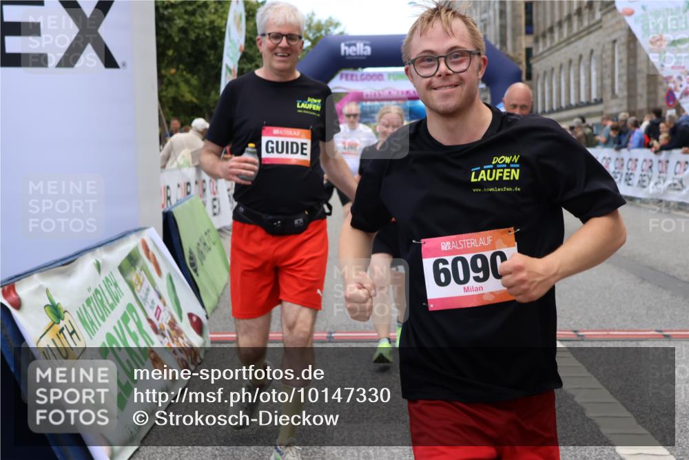 06.09.2026 - CURREX Alsterlauf Strokosch-Dieckow http://msf.ph/oto/10147330 06.09.2026 10:23:45 Ziel 3424, 3578, 3582, 4450, 4659, 6090, 8144 meine-sportfotos.de