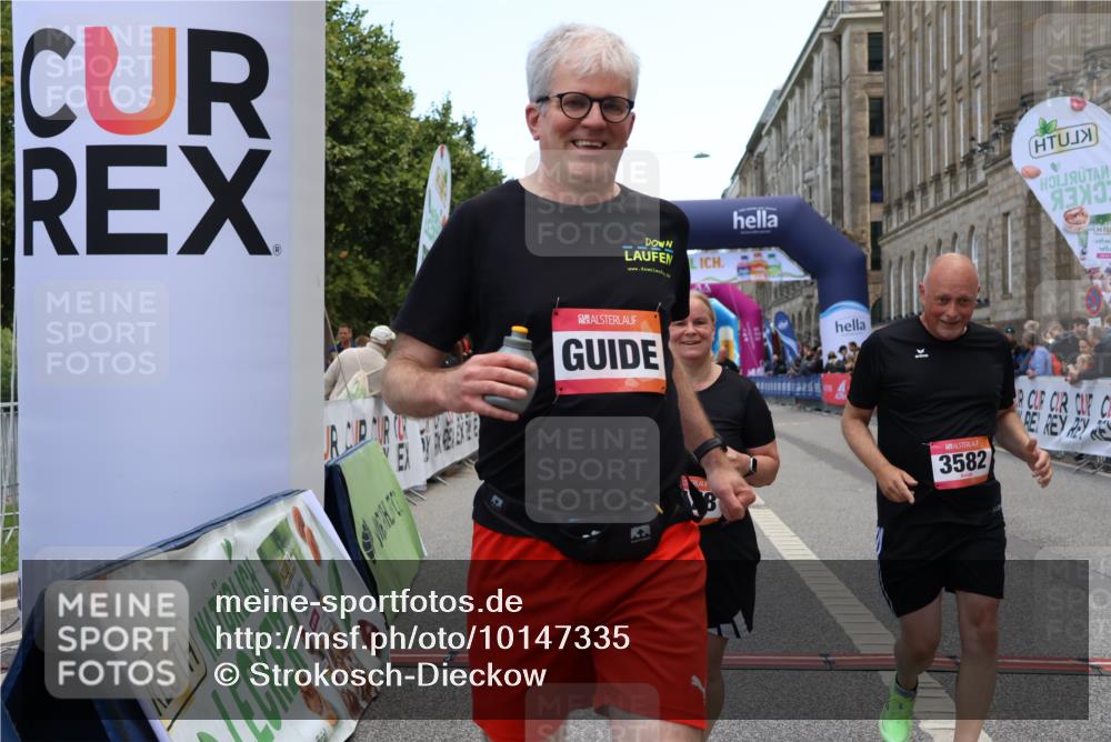 06.09.2026 - CURREX Alsterlauf Strokosch-Dieckow http://msf.ph/oto/10147335 06.09.2026 10:23:46 Ziel 3424, 3578, 3582, 4450, 4659, 6090, 8144 meine-sportfotos.de