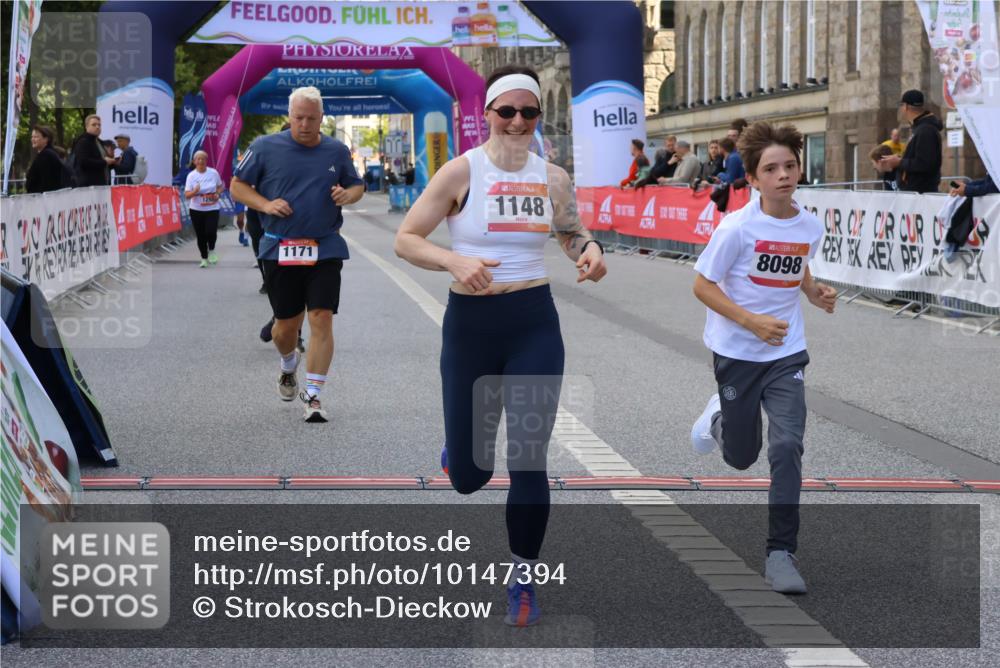 06.09.2026 - CURREX Alsterlauf Strokosch-Dieckow http://msf.ph/oto/10147394 06.09.2026 11:56:55 Ziel 1056, 1102, 1148, 1171, 1248, 1257, 1300, 1303, 1336, 6390, 8098, 8325 meine-sportfotos.de