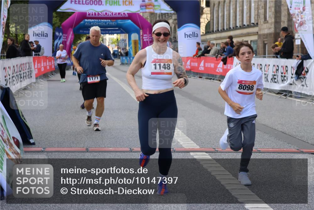06.09.2026 - CURREX Alsterlauf Strokosch-Dieckow http://msf.ph/oto/10147397 06.09.2026 11:56:55 Ziel 1056, 1102, 1148, 1171, 1248, 1257, 1300, 1303, 1336, 6390, 8098, 8325 meine-sportfotos.de