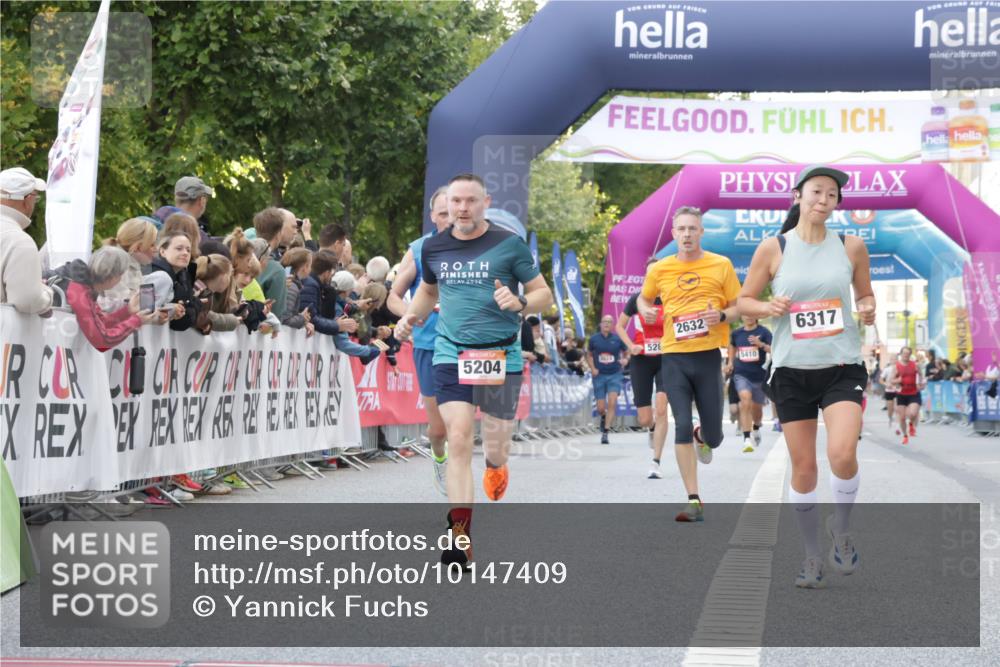 06.09.2026 - CURREX Alsterlauf Yannick Fuchs http://msf.ph/oto/10147409 06.09.2026 09:48:45 Ziel 2081, 2088, 2480, 2632, 3008, 4359, 5204, 5245, 5450, 5941, 6061, 6198, 6317, 8223 meine-sportfotos.de