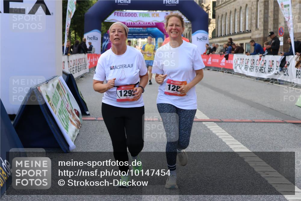 06.09.2026 - CURREX Alsterlauf Strokosch-Dieckow http://msf.ph/oto/10147454 06.09.2026 11:57:05 Ziel 1055, 1228, 1229, 1248, 1257, 1282, 1292, 8284, 8325, 8326 meine-sportfotos.de