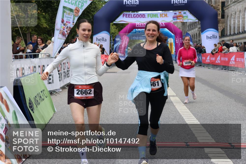 06.09.2026 - CURREX Alsterlauf Strokosch-Dieckow http://msf.ph/oto/10147492 06.09.2026 10:24:27 Ziel 2662, 3856, 3899, 3900, 5604, 5842 meine-sportfotos.de