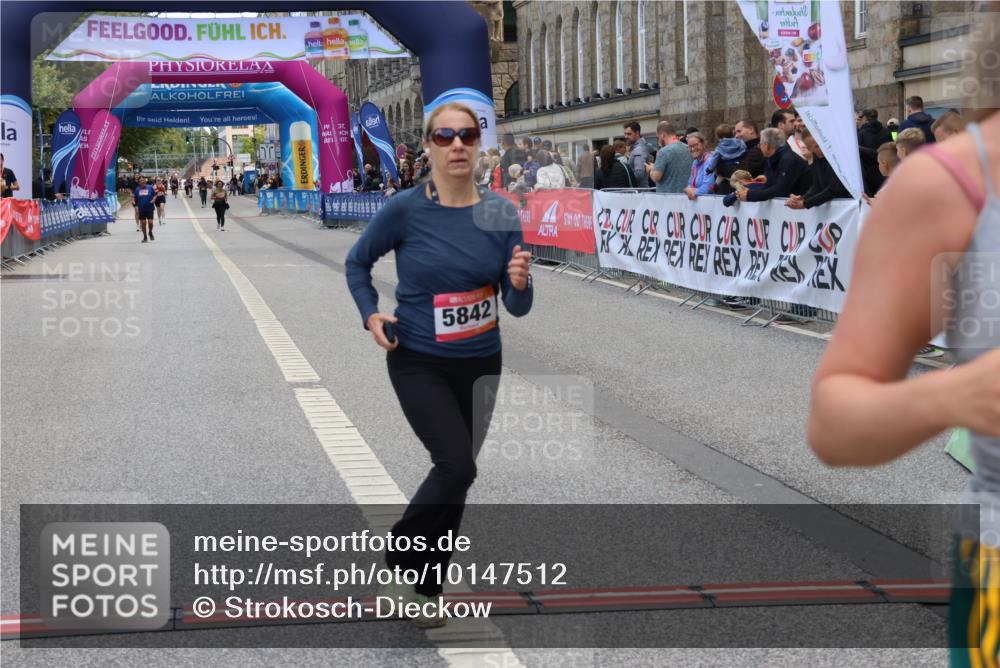 06.09.2026 - CURREX Alsterlauf Strokosch-Dieckow http://msf.ph/oto/10147512 06.09.2026 10:24:31 Ziel 2662, 3899, 3900, 5604, 5842 meine-sportfotos.de
