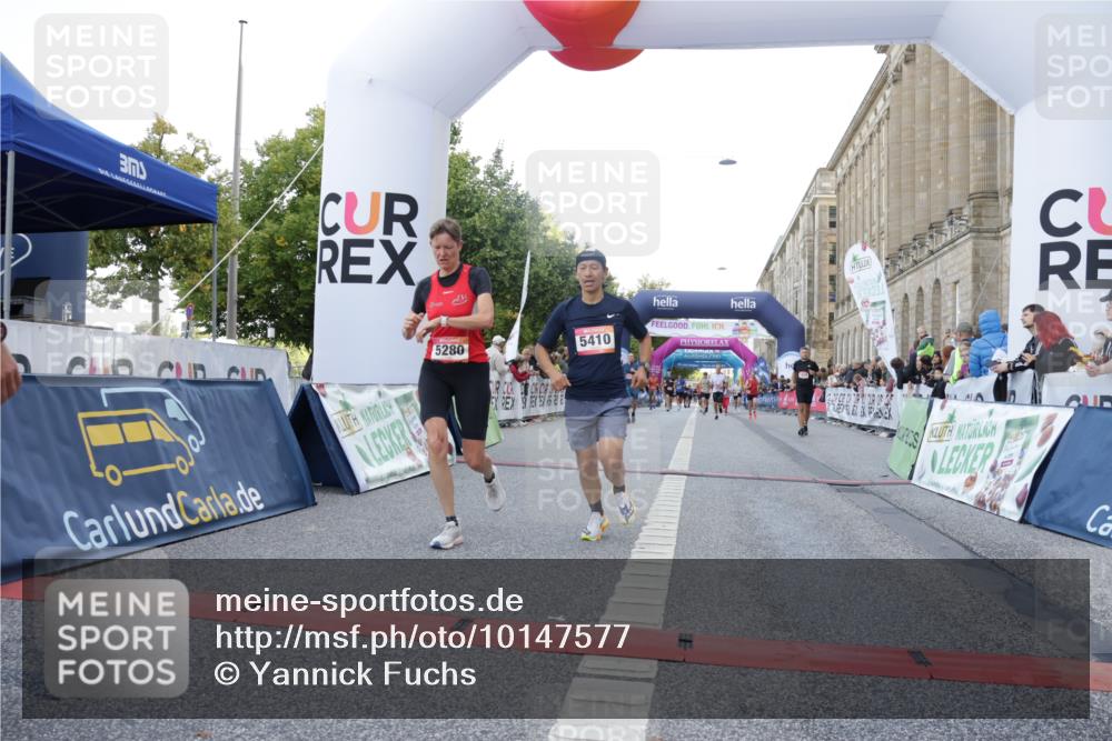 06.09.2026 - CURREX Alsterlauf Yannick Fuchs http://msf.ph/oto/10147577 06.09.2026 09:48:52 Ziel 2632, 3008, 3074, 5204, 5280, 5410, 5929, 6061, 6317 meine-sportfotos.de