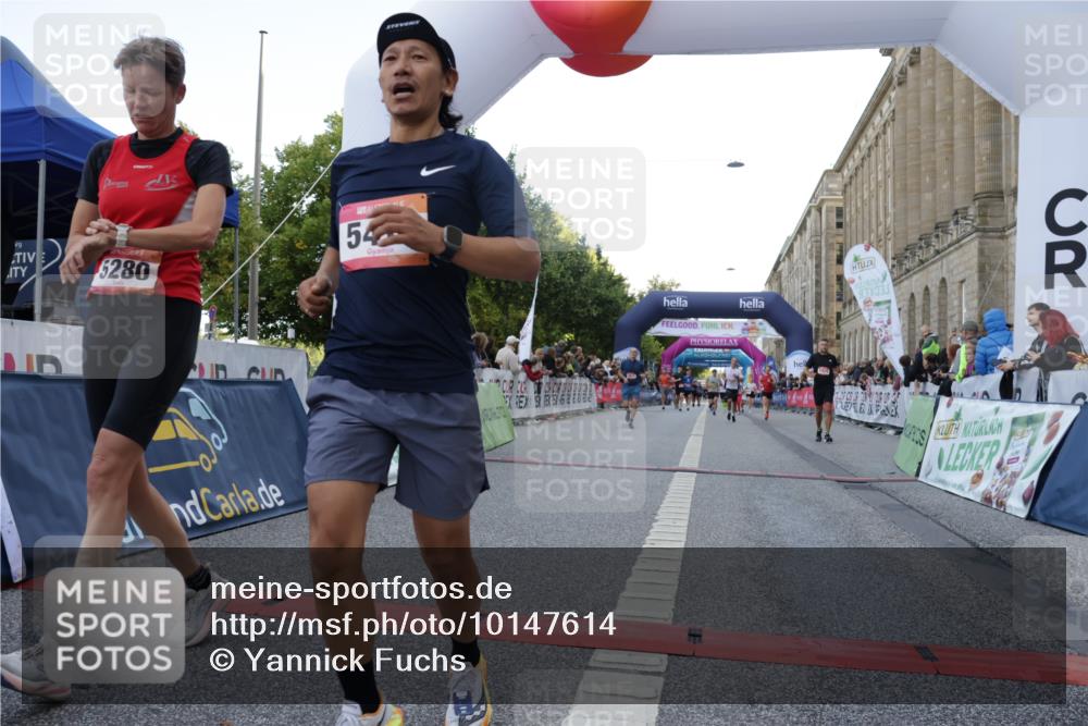 06.09.2026 - CURREX Alsterlauf Yannick Fuchs http://msf.ph/oto/10147614 06.09.2026 09:48:53 Ziel 2632, 3009, 3074, 5204, 5280, 5410, 5929, 6061, 6317 meine-sportfotos.de