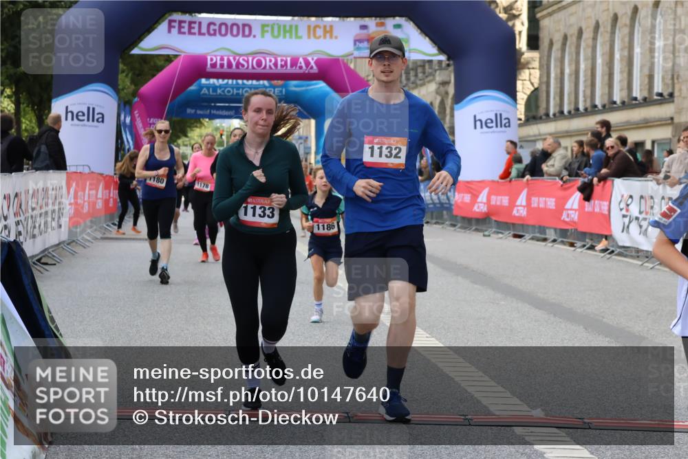 06.09.2026 - CURREX Alsterlauf Strokosch-Dieckow http://msf.ph/oto/10147640 06.09.2026 11:58:06 Ziel 1180, 1186, 1199, 1283, 8048, 8300 meine-sportfotos.de
