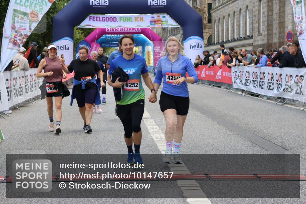 06.09.2026 - CURREX Alsterlauf Strokosch-Dieckow http://msf.ph/oto/10147657 06.09.2026 10:25:48 Ziel 2075, 2635, 2636, 3297, 3774, 4258, 4794, 5409, 6202, 6252, 6325 meine-sportfotos.de