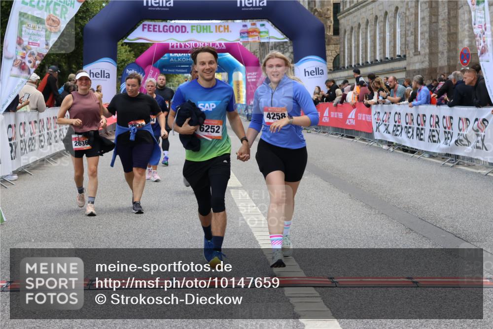 06.09.2026 - CURREX Alsterlauf Strokosch-Dieckow http://msf.ph/oto/10147659 06.09.2026 10:25:48 Ziel 2075, 2635, 2636, 3297, 3774, 4258, 4794, 5409, 6202, 6252, 6325 meine-sportfotos.de