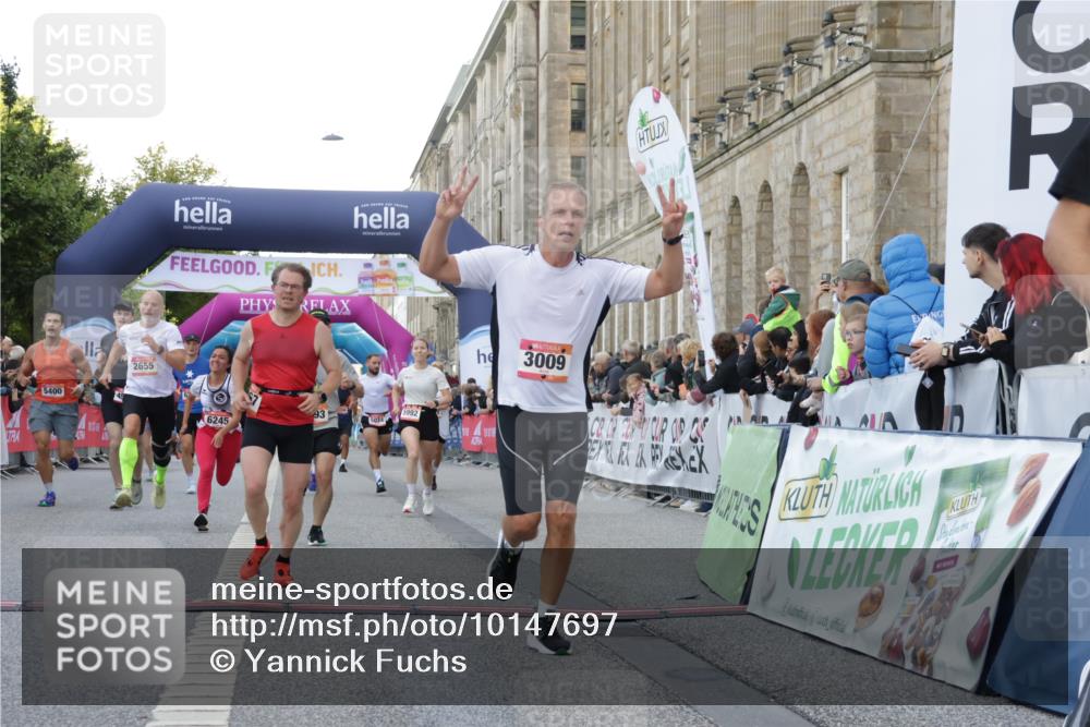 06.09.2026 - CURREX Alsterlauf Yannick Fuchs http://msf.ph/oto/10147697 06.09.2026 09:48:58 Ziel 2067, 2655, 2693, 3009, 3074, 4579, 4785, 5034, 5280, 5400, 5410, 5929, 5992, 6041, 6124, 6236, 6245 meine-sportfotos.de